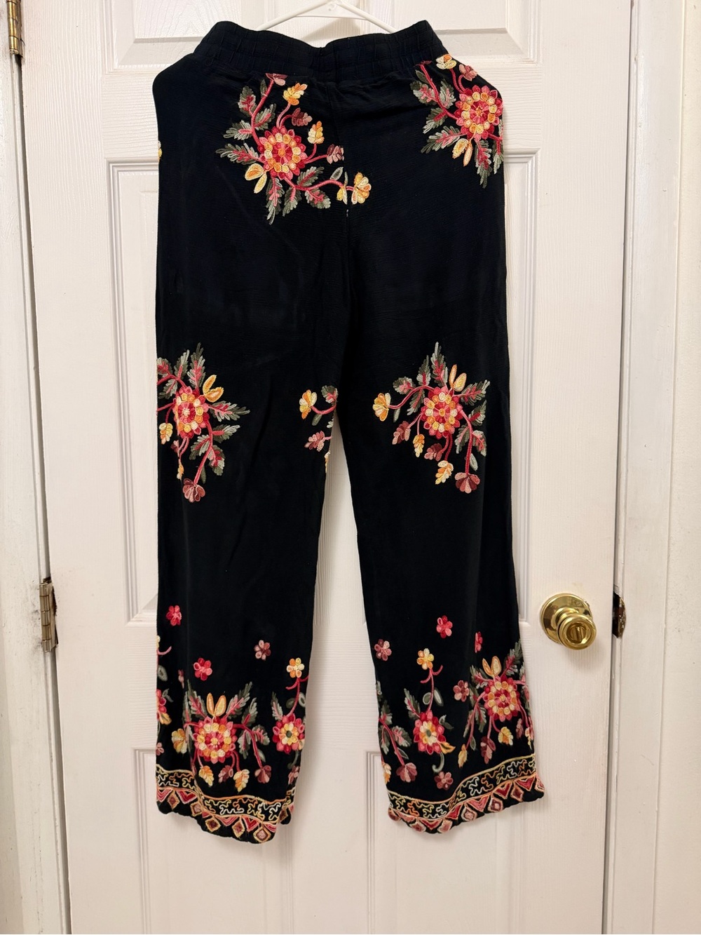 Liv Los Angeles Black Floral Embroidered Wide Lag Pants Size S - Picture 3 of 8